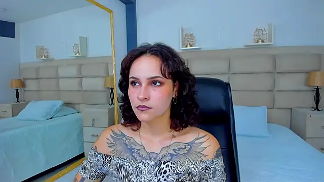 AnnyThompson  online show from 11/04/25, 08:30