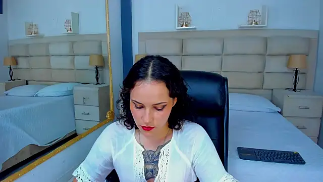 AnnyThompson  online show from 11/10/25, 09:14