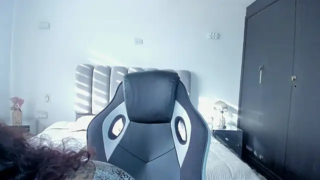 AnnyThompson  online show from 03/17/26, 10:02