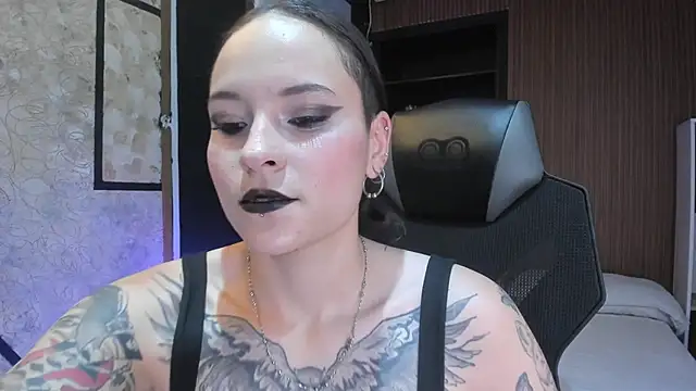 AnnyThompson  online show from 04/06/26, 10:00