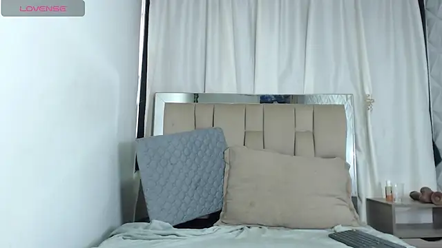 Zoe Curvy online show from 02/27/25, 12:45