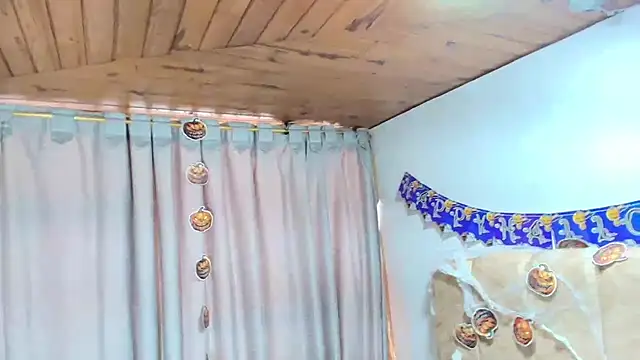 Zoe Curvy online show from 11/03/25, 12:39