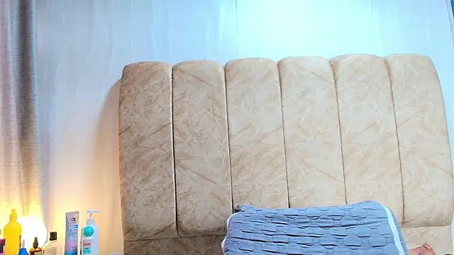 Snapshot of Zoe_Curvy chatting on 01/14/26, 12:33 Zoe Curvy online show from 01/14/26, 12:33