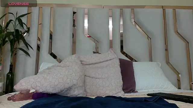 TifanyChill online show from 01/28/25, 02:32