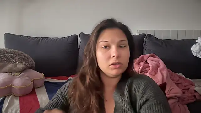 Snapshot of minette-sexy chatting on 10/28/25, 10:19 minette-sexy online show from 10/28/25, 10:19