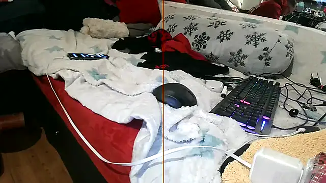 Snapshot of lukasdie chatting on 05/17/26, 07:54 lukasdie online show from 05/17/26, 07:54