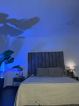 milaivanova online show from 11/25/25, 11:32