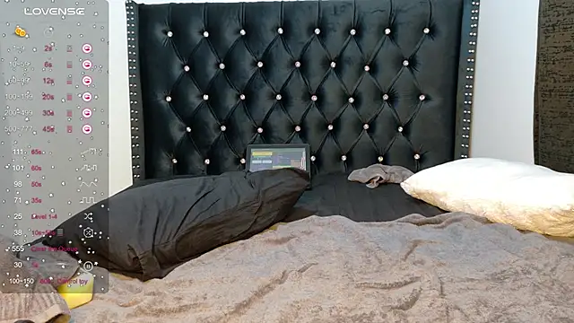 Snapshot of online_bestie chatting on 01/13/25, 12:09 online bestie online show from 01/13/25, 12:09