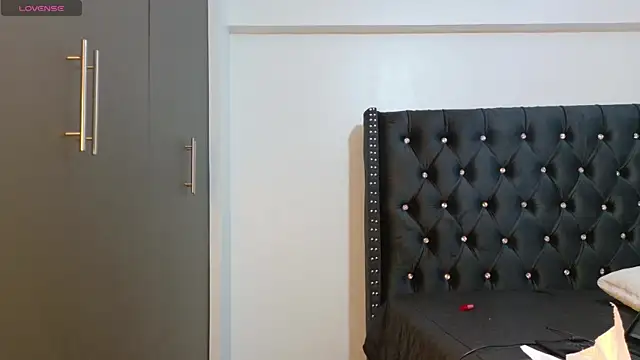 Snapshot of online_bestie chatting on 02/10/25, 08:42 online bestie online show from 02/10/25, 08:42