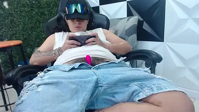 snowflake xxx online show from 03/18/25, 10:15