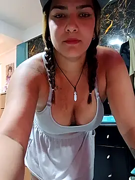 Snapshot of camiysebas21 chatting on 03/20/25, 08:29 camiysebas21 online show from 03/20/25, 08:29