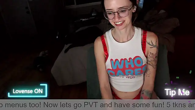 Snapshot of Plantbabeee chatting on 03/24/26, 04:06 Plantbabeee online show from 03/24/26, 04:06