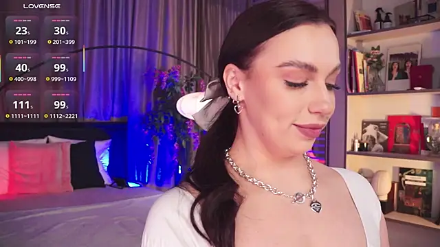 LunaNight online show from 02/04/25, 11:59