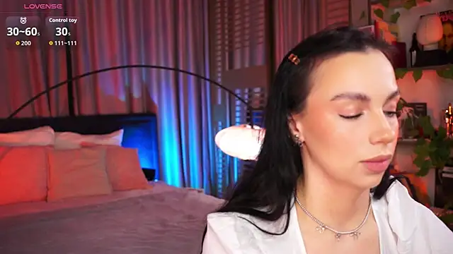 LunaNight online show from 11/17/25, 08:47