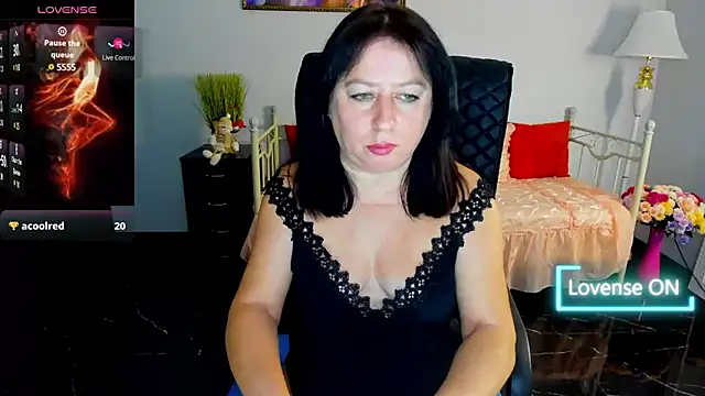 Julia Dean online show from 01/09/25, 03:55