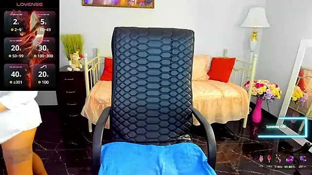 Julia Dean online show from 01/16/25, 01:04