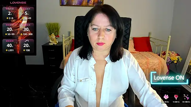 Julia Dean online show from 02/08/25, 04:25