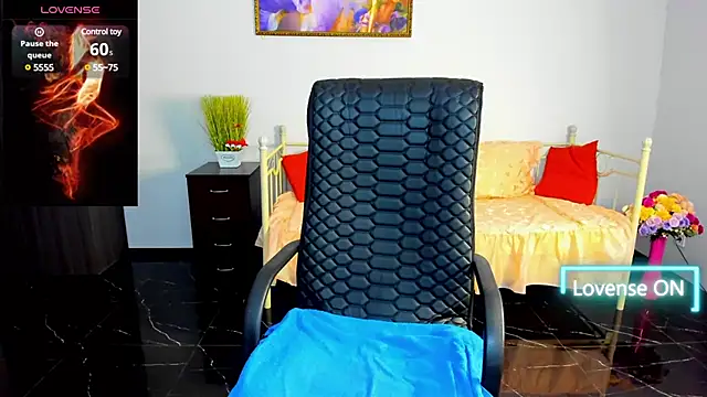 Julia Dean online show from 03/18/25, 04:37