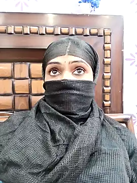 Snapshot of Yours-Bebo chatting on 01/21/25, 06:23 Yours-Bebo online show from 01/21/25, 06:23