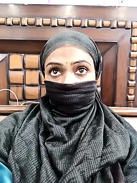 Snapshot of Yours-Bebo chatting on 01/21/25, 09:25 Yours-Bebo online show from 01/21/25, 09:25