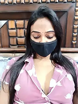 Snapshot of Yours-Bebo chatting on 11/08/25, 09:13 Yours-Bebo online show from 11/08/25, 09:13