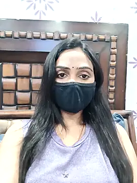 Snapshot of Yours-Bebo chatting on 12/19/25, 01:18 Yours-Bebo online show from 12/19/25, 01:18