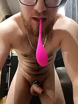 Snapshot of Sweet_bear69 chatting on 02/11/25, 08:10 Sweet bear69 online show from 02/11/25, 08:10