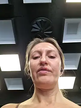 Snapshot of Miss____Mia_ chatting on 01/26/25, 11:17 Miss Mia online show from 01/26/25, 11:17