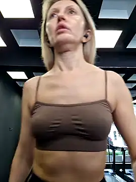 Snapshot of Miss____Mia_ chatting on 02/01/25, 12:16 Miss Mia online show from 02/01/25, 12:16