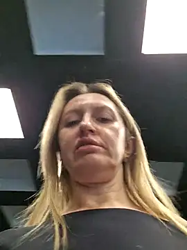 Miss    Mia  online show from 12/16/25, 09:14