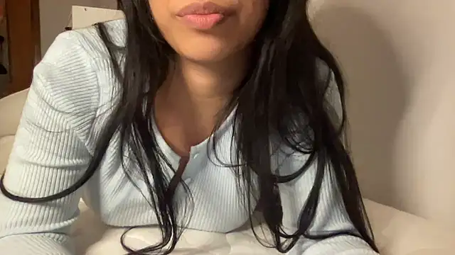 Snapshot of Dulce_latingirl chatting on 03/20/25, 10:29 Dulce latingirl online show from 03/20/25, 10:29