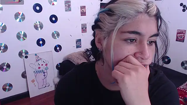 abril666 online show from 12/16/25, 03:17