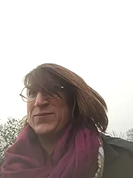 Snapshot of minierose chatting on 02/04/25, 10:32 minierose online show from 02/04/25, 10:32