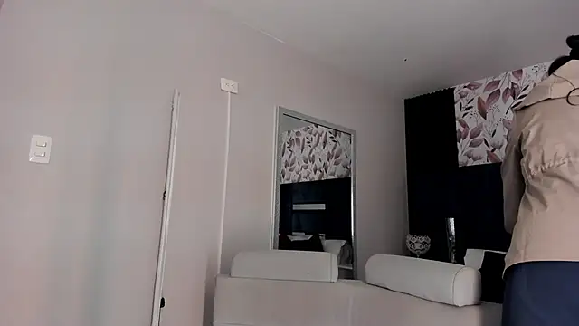 Snapshot of GiselOrtiz chatting on 06/01/26, 11:01 GiselOrtiz online show from 06/01/26, 11:01