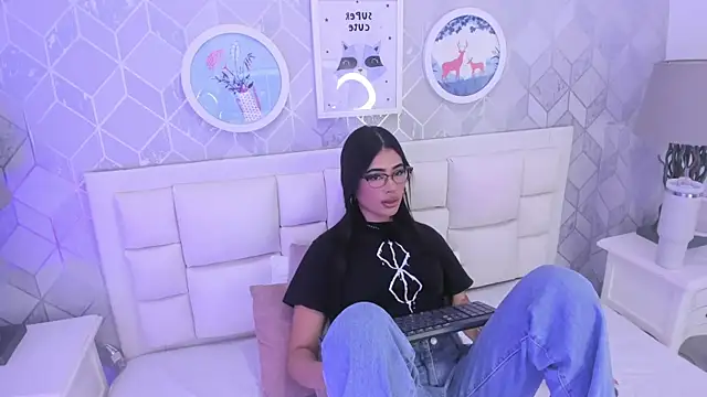 Snapshot of Jasmine55__ chatting on 10/22/25, 07:46 Jasmine55 online show from 10/22/25, 07:46