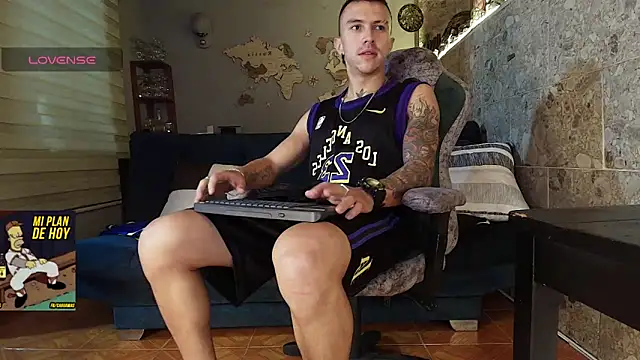 Snapshot of rogert_xx chatting on 02/03/26, 01:04 rogert xx online show from 02/03/26, 01:04