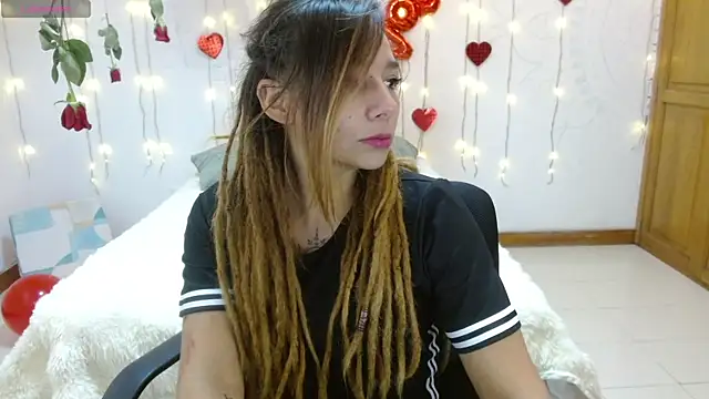 Snapshot of Natalia_Sativa716 chatting on 02/14/25, 10:58 Natalia Sativa716 online show from 02/14/25, 10:58