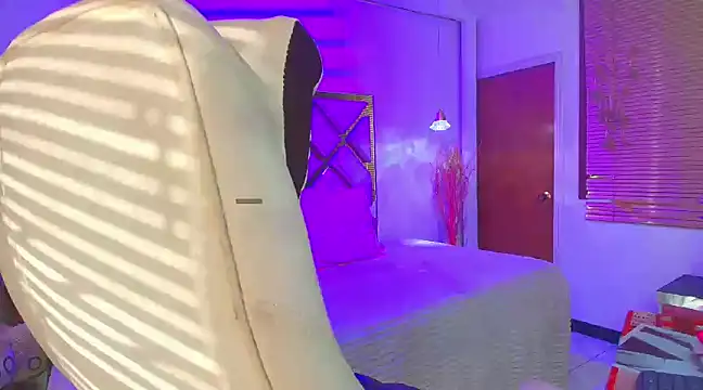 Snapshot of Silvana_monroe chatting on 12/11/24, 12:44 Silvana monroe online show from 12/11/24, 12:44