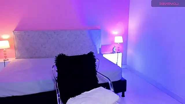 BlakmillerrGilson online show from 09/19/25, 07:47