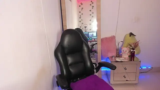 hellensexy online show from 03/08/25, 12:00