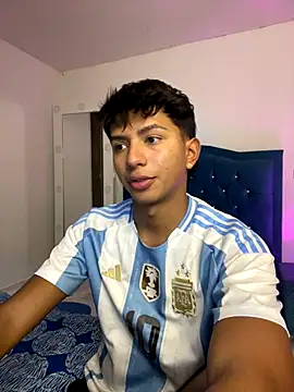 Leonarrrd 01 online show from 10/08/25, 02:09