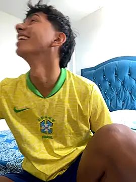 Leonarrrd 01 online show from 10/12/25, 07:35