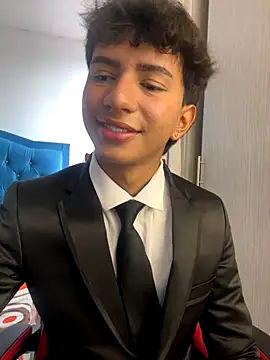 Leonarrrd 01 online show from 11/01/25, 09:39