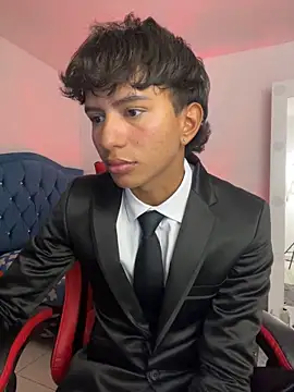 Leonarrrd 01 online show from 11/24/25, 11:04