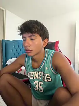 Snapshot of Leonarrrd_01 chatting on 02/09/26, 10:03 Leonarrrd 01 online show from 02/09/26, 10:03