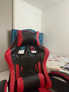 Snapshot of Leonarrrd_01 chatting on 03/13/26, 08:37 Leonarrrd 01 online show from 03/13/26, 08:37