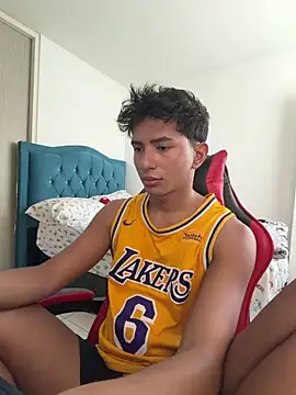 Snapshot of Leonarrrd_01 chatting on 04/09/26, 08:14 Leonarrrd 01 online show from 04/09/26, 08:14