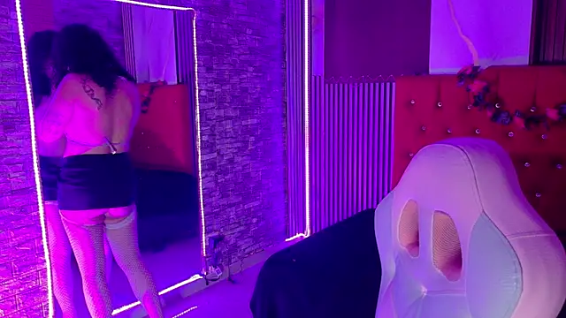 Snapshot of miahernadez303av chatting on 03/11/26, 05:02 miahernadez303av online show from 03/11/26, 05:02