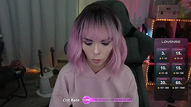 Snapshot of Kerry_Kirk chatting on 11/04/25, 09:03 Kerry Kirk online show from 11/04/25, 09:03