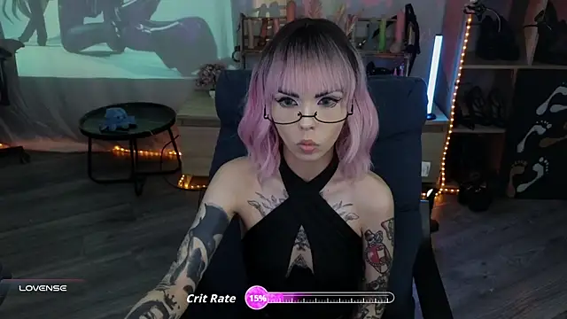 Snapshot of Kerry_Kirk chatting on 11/06/25, 06:20 Kerry Kirk online show from 11/06/25, 06:20